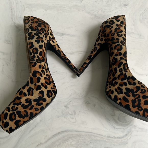 Leopard print stiletto heels by Qupid, women’s size 6. Used condition but cute! - Picture 5 of 8